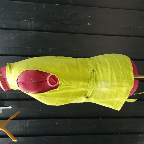 Carole Little Sleeveless Linen Blouse - Picture 7 of 16